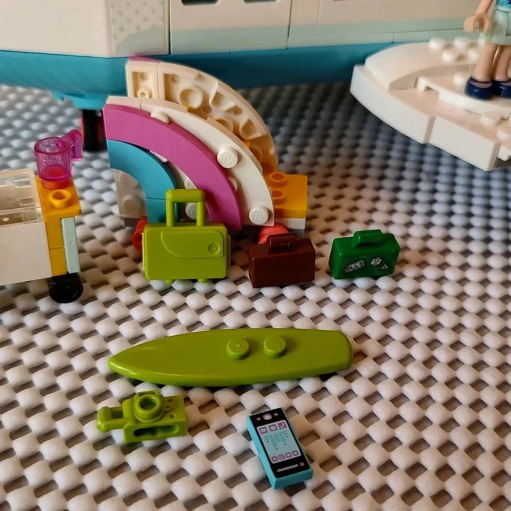41429 Heartlake City Airplane, LEGO Friends Used 95% Complete